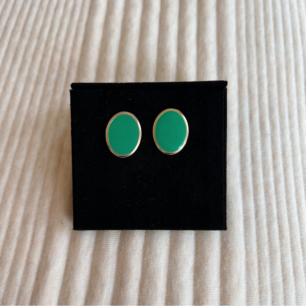 Vintage Emerald and Gold Oval Earrings